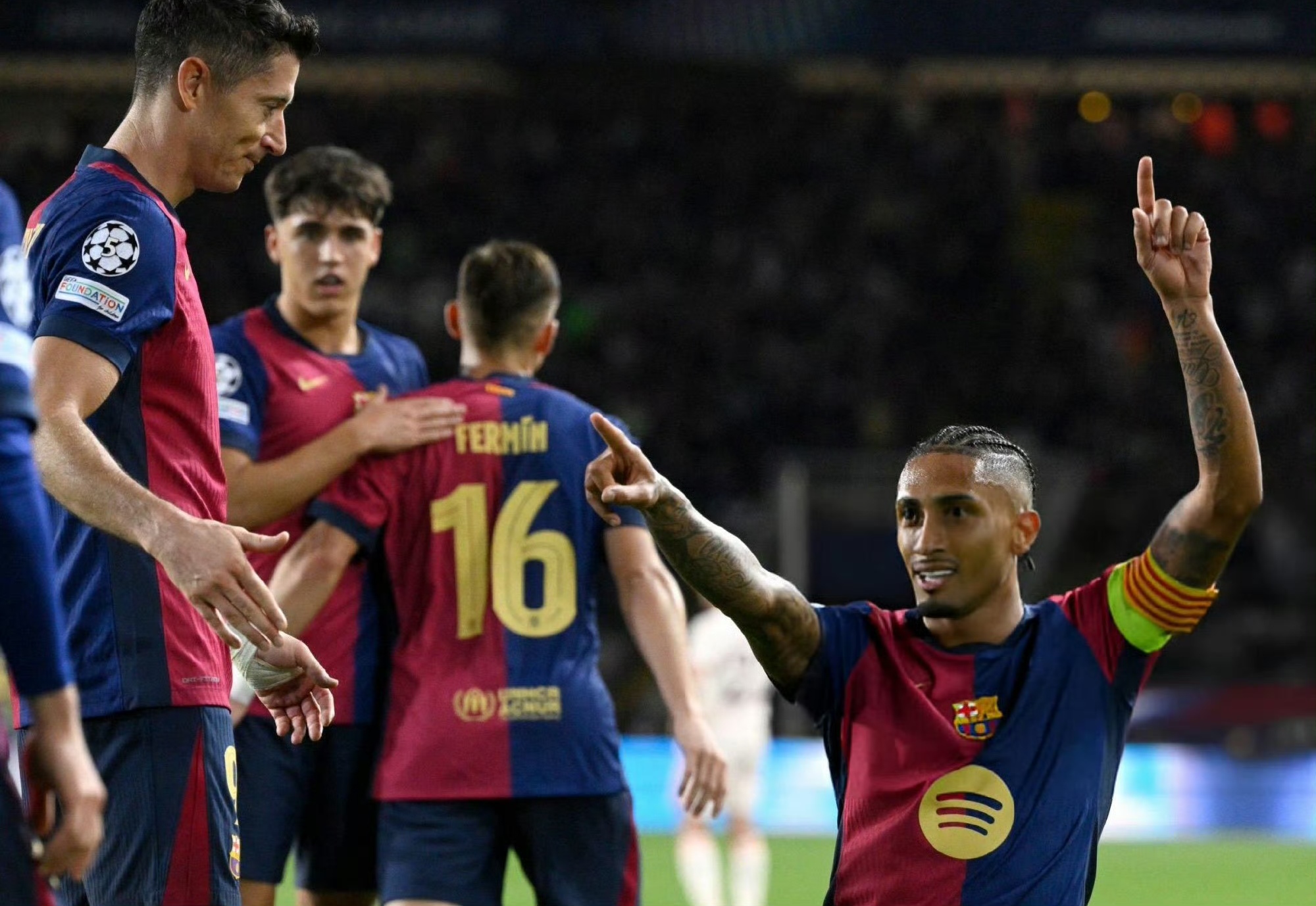 贝博电子游戏-关键时刻巴塞罗那备战欧超杯；篮板制胜细节曝光；震撼外界；临场指挥获称赞-贝博电子游戏